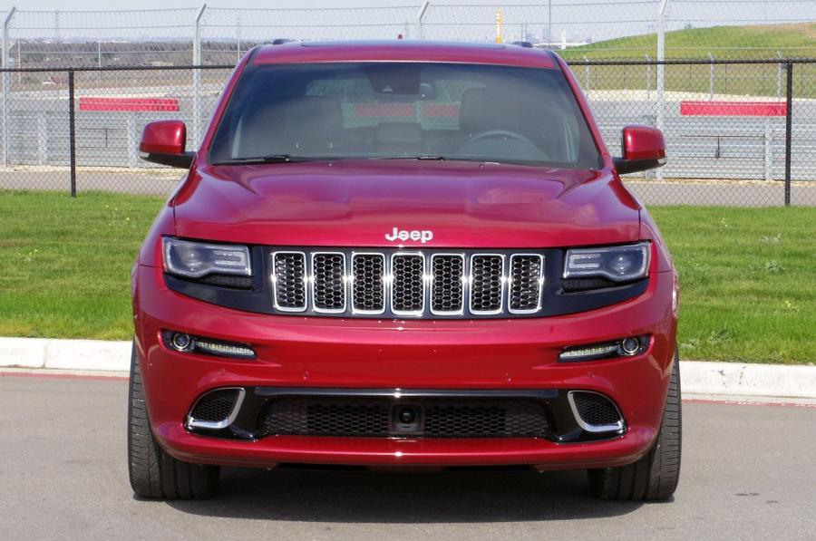  Jeep Grand Cherokee SRT8 2014 года  (фото 6 из 73)